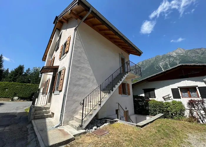 Trailside Town * Chamonix